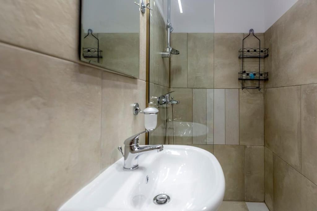 Vap Suite Corfu  Luaran gambar